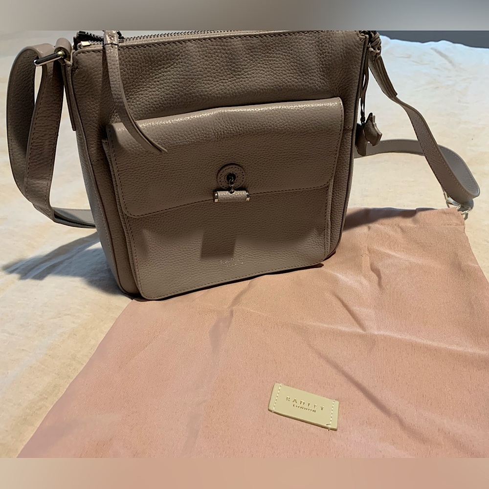 NWOT Radley London dove grey cross body bag